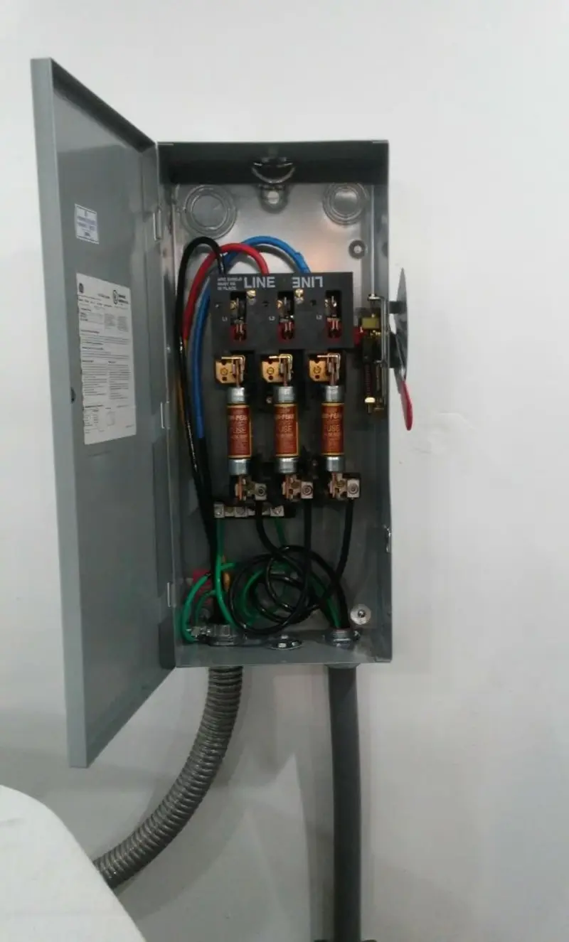 Three-phase disconnect switch installed for Smoke Detector Installation in East Porterville